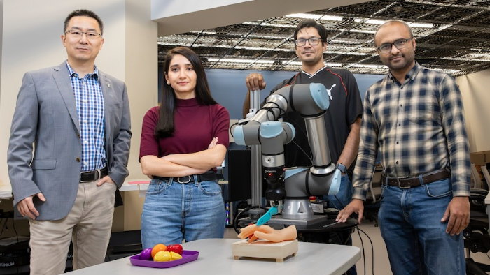 Das Forschungsteam von der Binghamton University (v.l.): Shiqi Zhang, Zainab Altaweel, Mohaiminul Al Nahian und Adnan Siraj Rakin. (Source: zVg)
