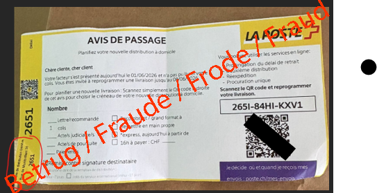 Gefälschte Abholungseinladung, die einer echten der Post täuschend ähnlich sieht.