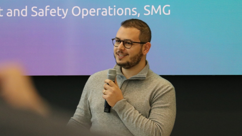 Das Bild zeigt Mikel Grabocka, Security Architect for Identity and Trust bei SMG.