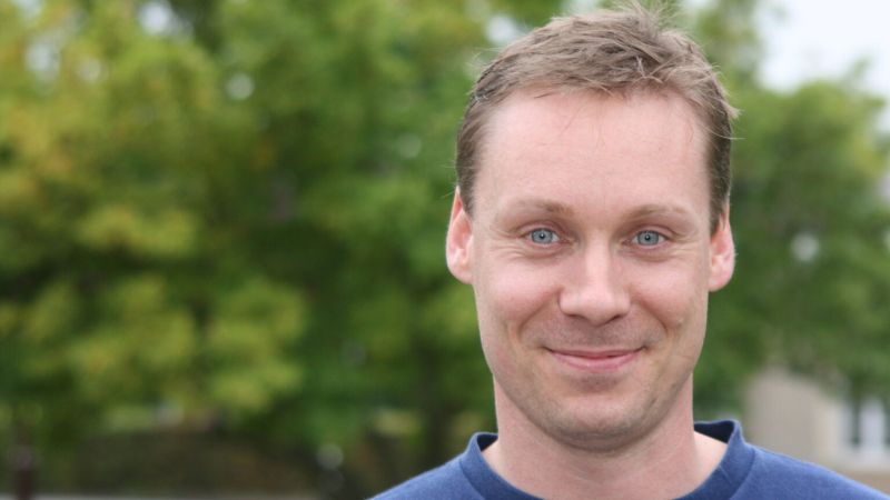 Das Bild zeigt Markus Scherer, Ingenieur für Infrastruktur und Architektur an der Universität von Luxemburg.