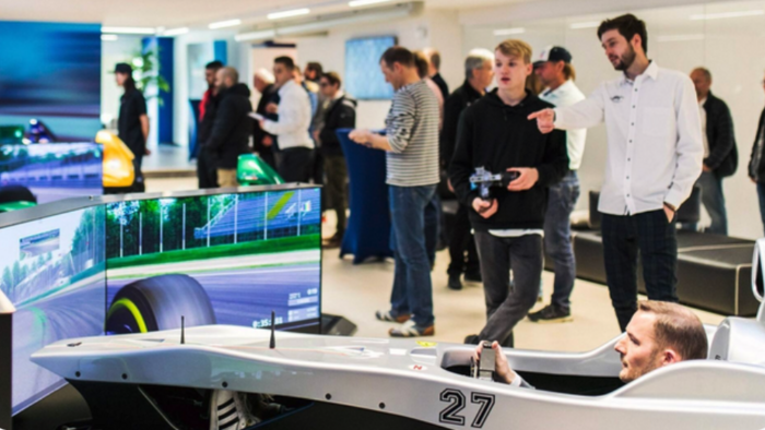 Bis zu 17 Teams messen sich am 26. November 2025 am neuen Netzmedien Grand Prix. (Source: Screenshot Netzmedien von www.racing-unleashed.com)